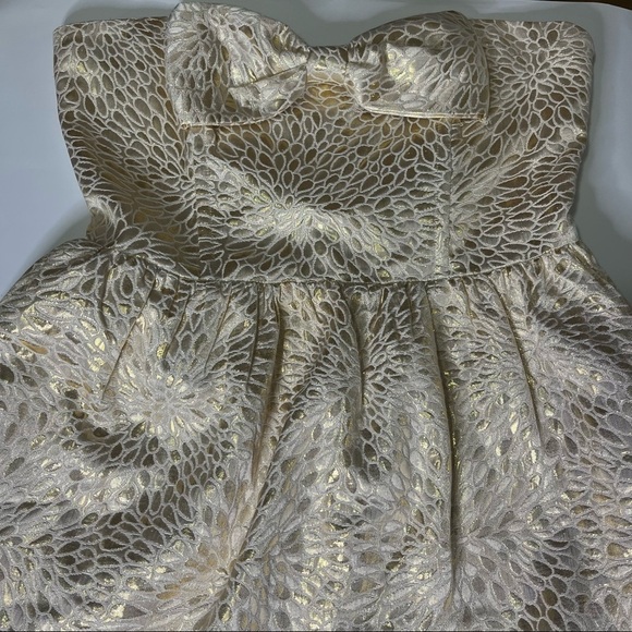 𝅺⭐️ 3/$25 ⭐️Forever 21 Gold Strapless Dress With a Bow Size M - Picture 5 of 10
